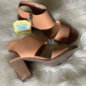 Toms Majorca Cutout Sandal Sandstorm Leather 6 NWT